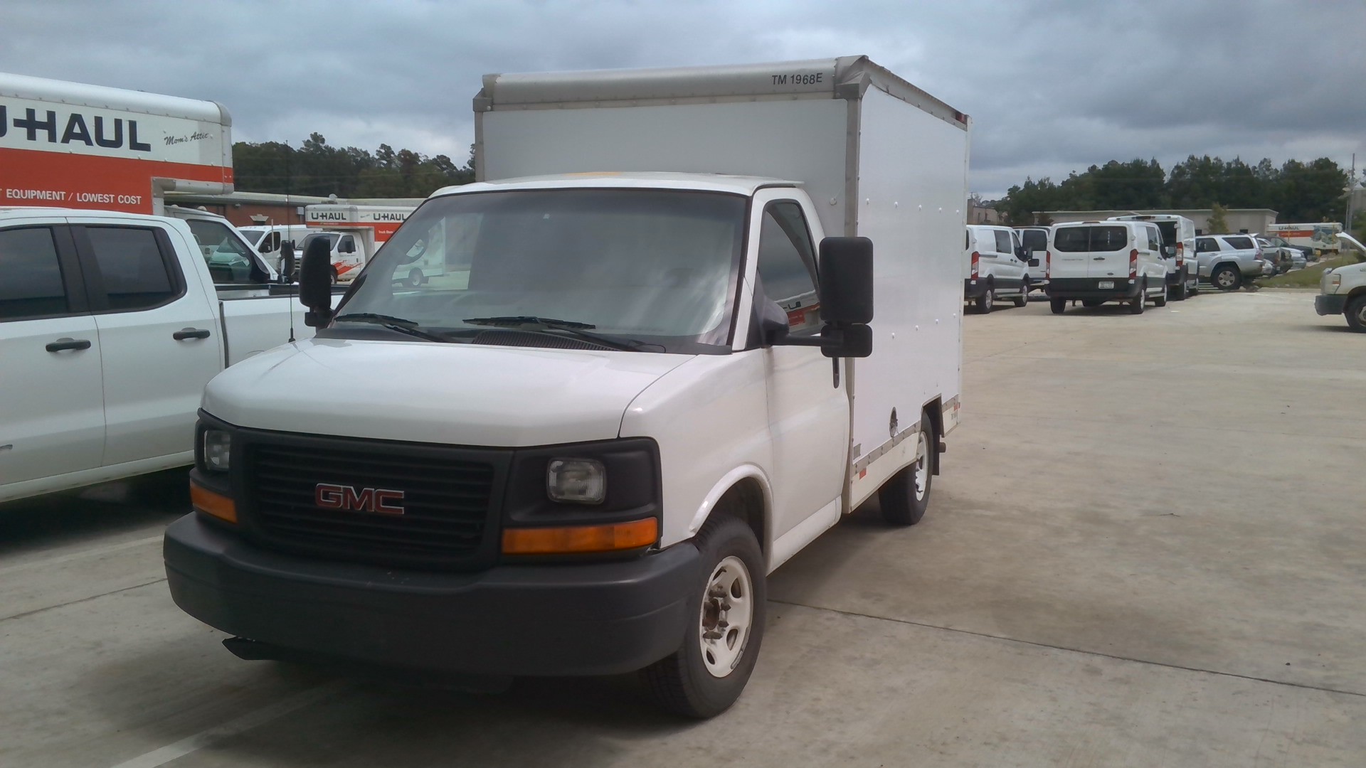 Used 2013 10 ' Box Truck for sale