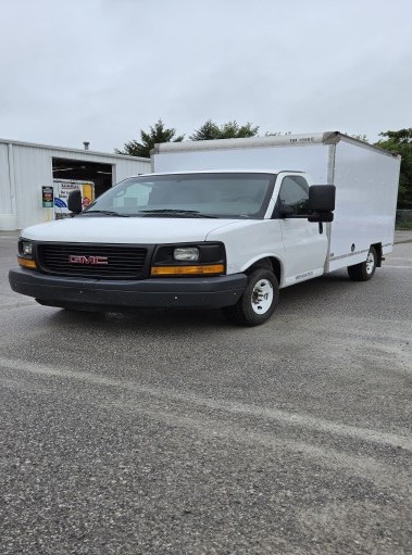 Used 2013 10 ' Box Truck for sale