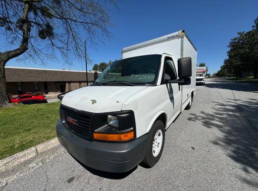 Used 2011 10 ' Box Truck for sale