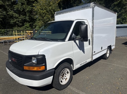 Used 2011 10 ' Box Truck for sale