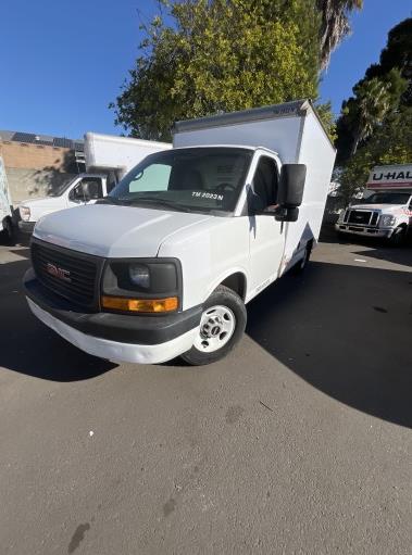 Used 2011 10 ' Box Truck for sale
