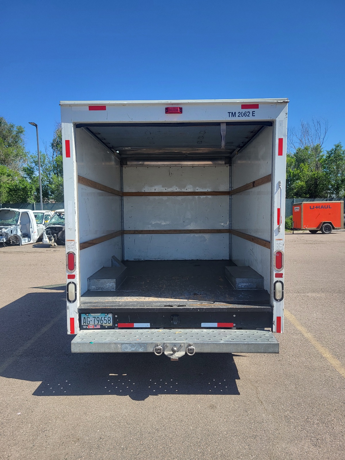 Camión con caja de 10 ft 2013 a la venta en Englewood, CO 80110 | U-Haul  Truck Sales