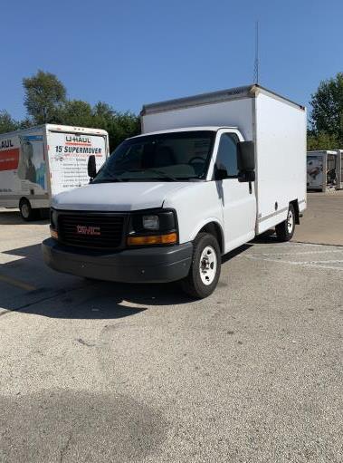 Camion usagé avec fourgon 2012 10 pi à vendre