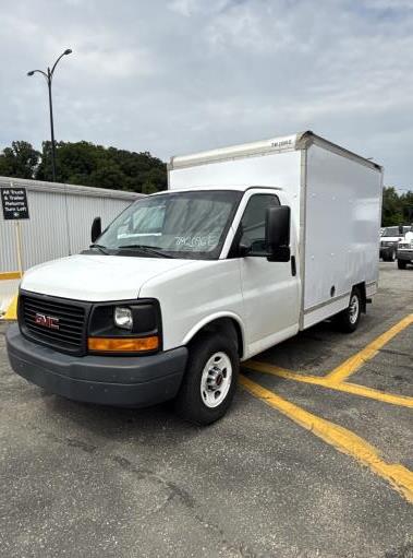 Used 2013 10 ' Box Truck for sale