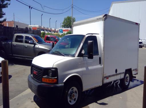 Used 2011 10 ' Box Truck for sale