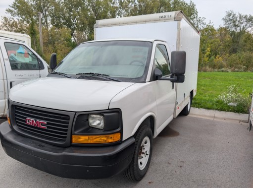 Camión con caja de 201310 ft usado a la venta