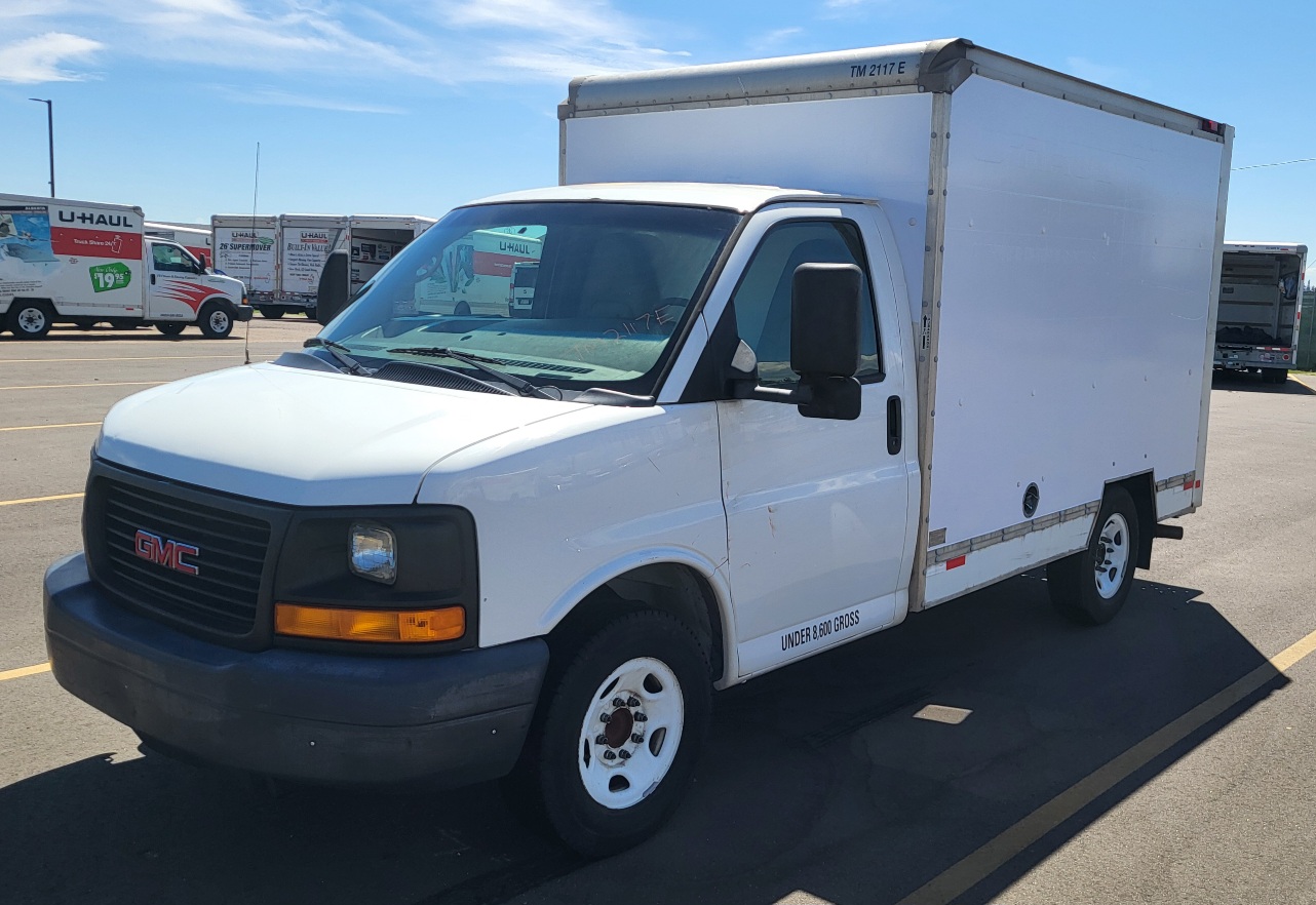 Used 2013 10 ' Box Truck for sale