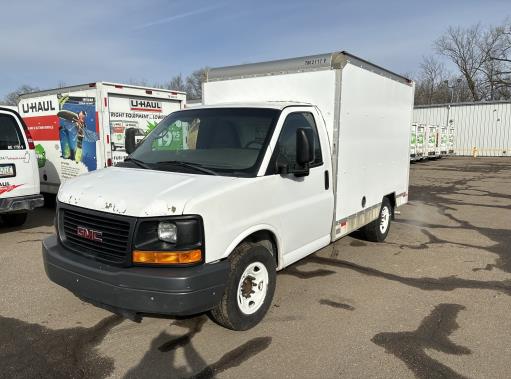 Camion usagé avec fourgon 2012 10 pi à vendre