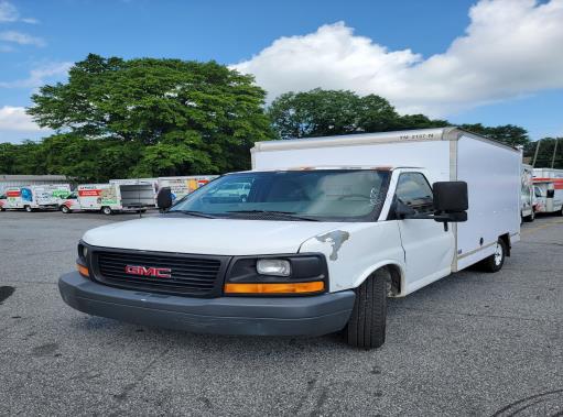Used 2011 10 ' Box Truck for sale