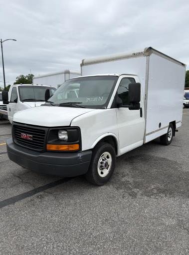 Used 2011 10 ' Box Truck for sale