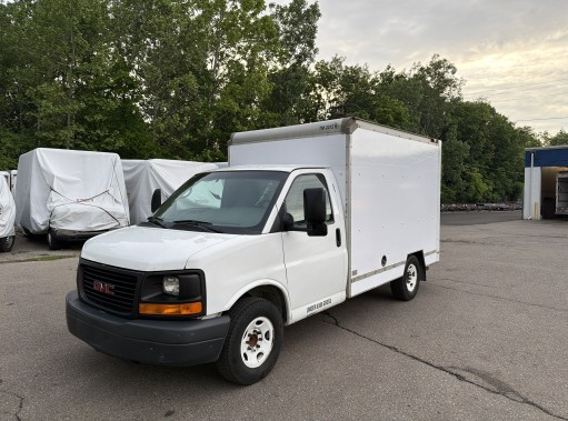 Used 2013 10 ' Box Truck for sale