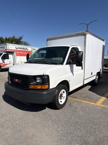 Used 2013 10 ' Box Truck for sale