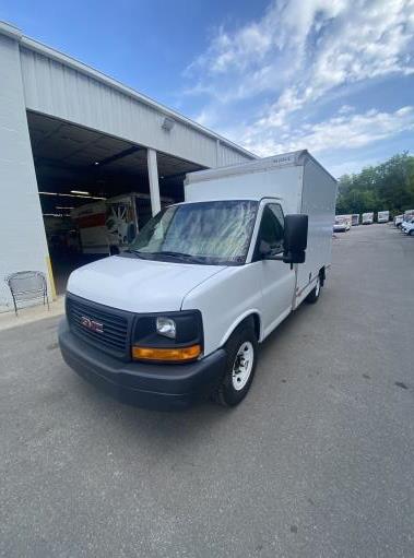 Used 2013 10 ' Box Truck for sale