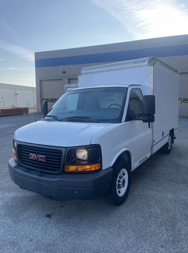 Used 2013 10 ' Box Truck for sale