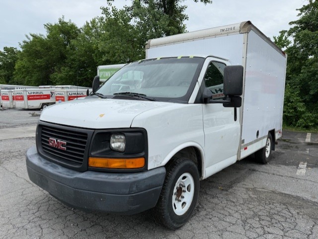 Used 2013 10 ' Box Truck for sale