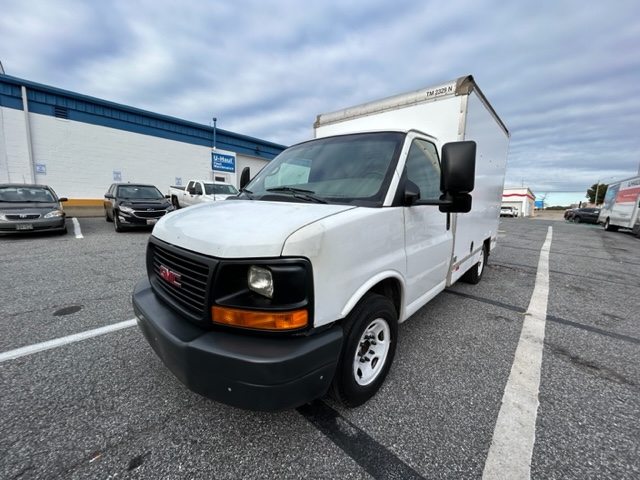 Used 2011 10 ' Box Truck for sale
