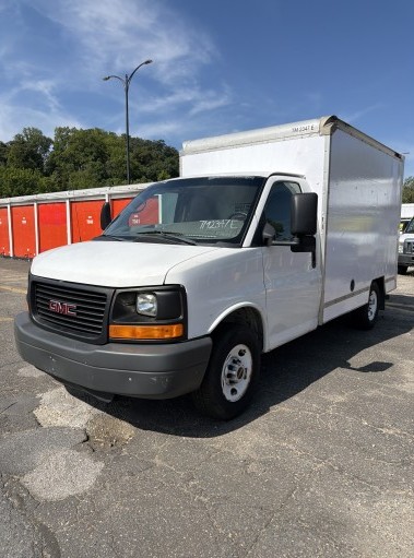 Used 2013 10 ' Box Truck for sale