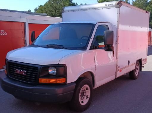Used 2013 10 ' Box Truck for sale