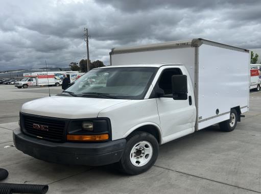 Used 2013 10 ' Box Truck for sale