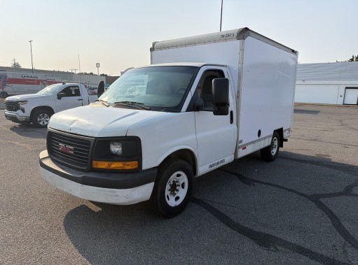 Used 2015 10 ' Box Truck for sale