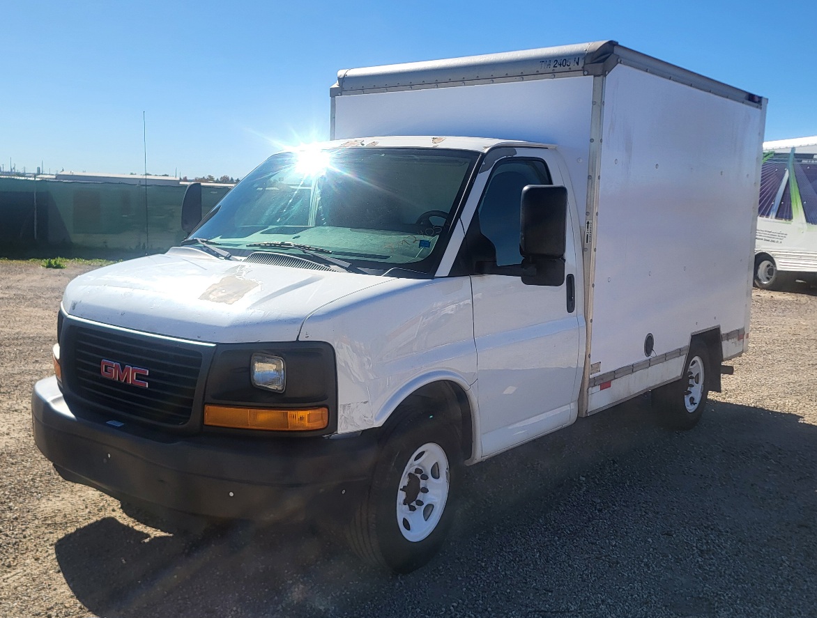 Used 2011 10 ' Box Truck for sale