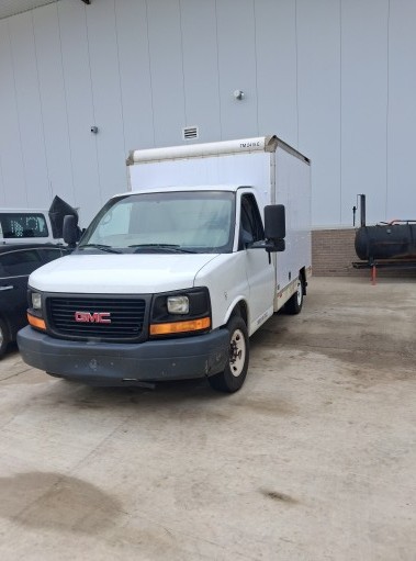 Used 2013 10 ' Box Truck for sale