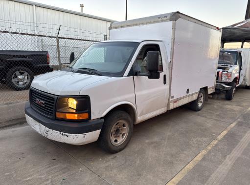Used 2013 10 ' Box Truck for sale