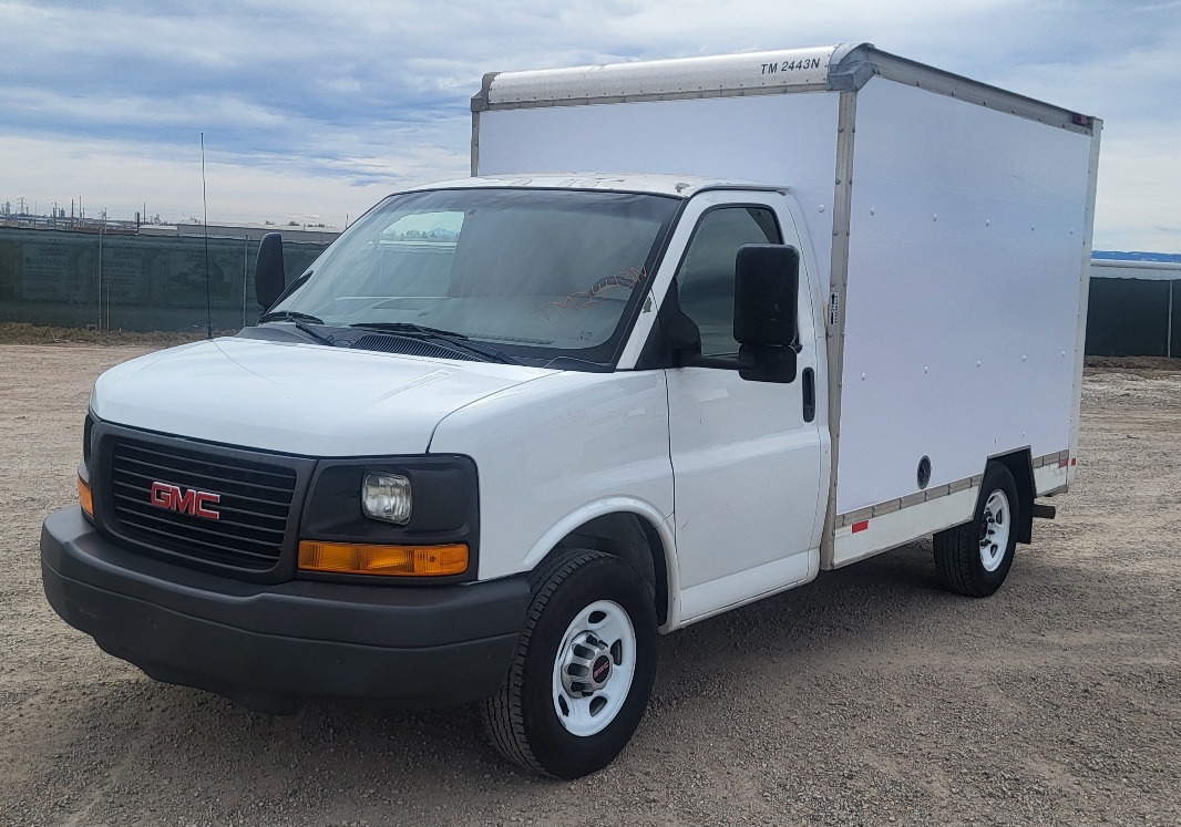 Used 2011 10 ' Box Truck for sale