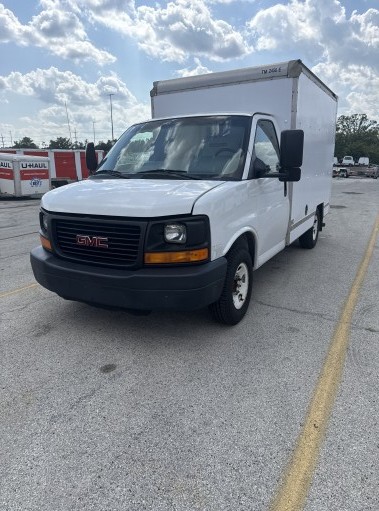 Used 2013 10 ' Box Truck for sale