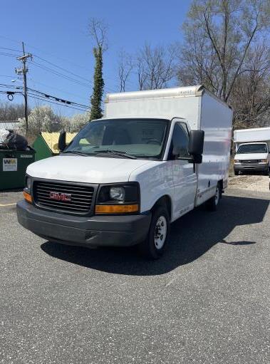 Used 2012 10 ' Box Truck for sale