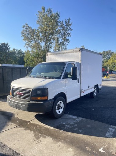 Camion usagé avec fourgon 2013 10&nbsp;pi à vendre