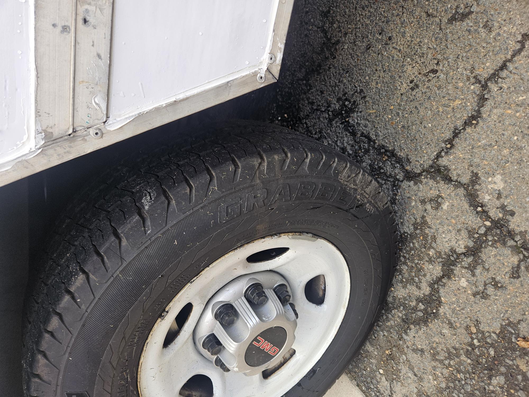 Used 2013 10 ' Box Truck for sale