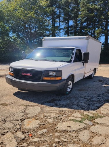 Camión con caja de 201210 ft usado a la venta