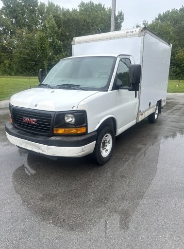 Used 2012 10 ' Box Truck for sale
