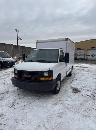 Used 2013 10 ' Box Truck for sale