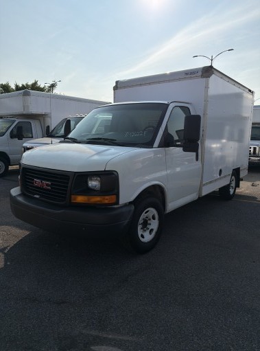 Used 2012 10 ' Box Truck for sale