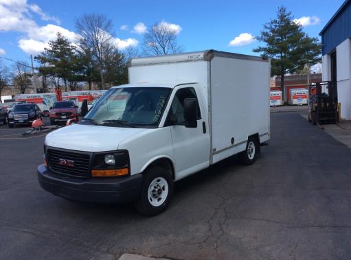 Camion usagé avec fourgon 2012 10 pi à vendre