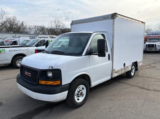 Camion usagé avec fourgon 2012 10 pi à vendre