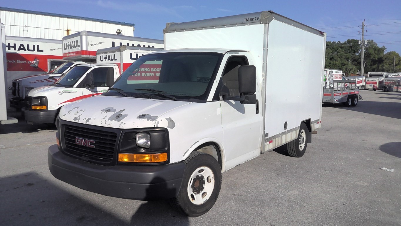 Camion usagé avec fourgon 2012 10 pi à vendre