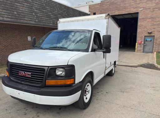 Camión con caja de 201310 ft usado a la venta