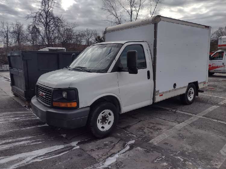 Used 2013 10 ' Box Truck for sale