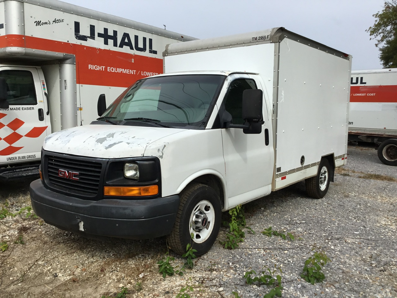 Camion usagé avec fourgon 2012 10 pi à vendre