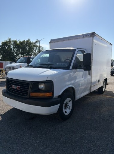 Used 2013 10 ' Box Truck for sale