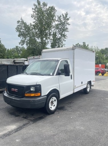 Used 2013 10 ' Box Truck for sale