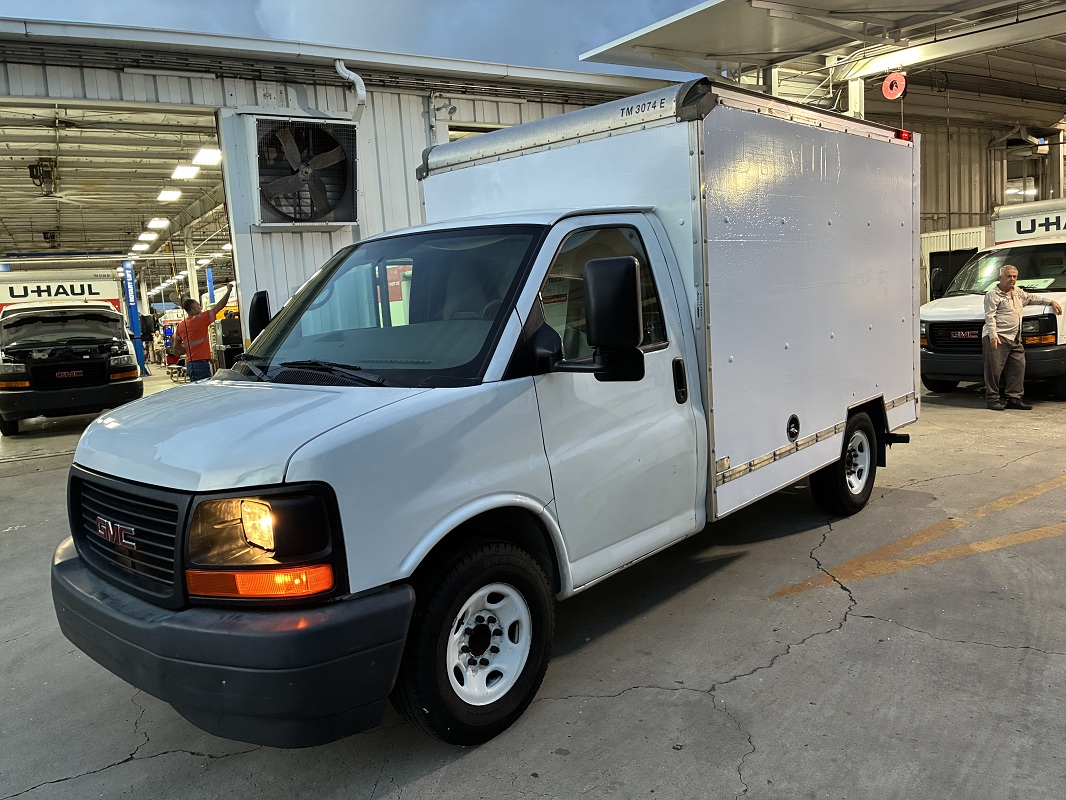 Used 2013 10 ' Box Truck for sale