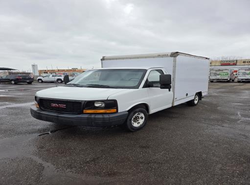 Used 2013 10 ' Box Truck for sale