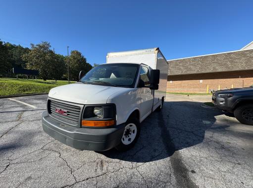 Used 2013 10 ' Box Truck for sale