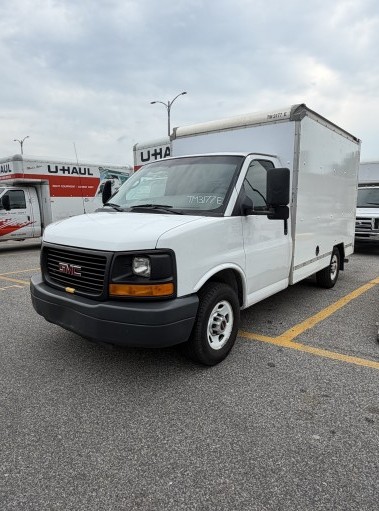 Used 2013 10 ' Box Truck for sale