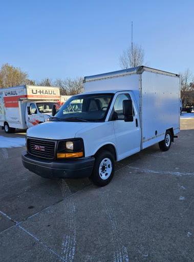 Camion usagé avec fourgon 2013 10 pi à vendre