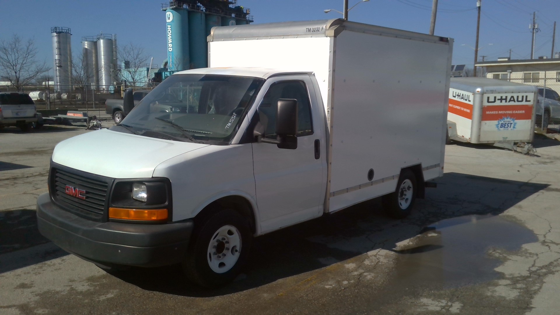 Camion usagé avec fourgon 2012 10 pi à vendre